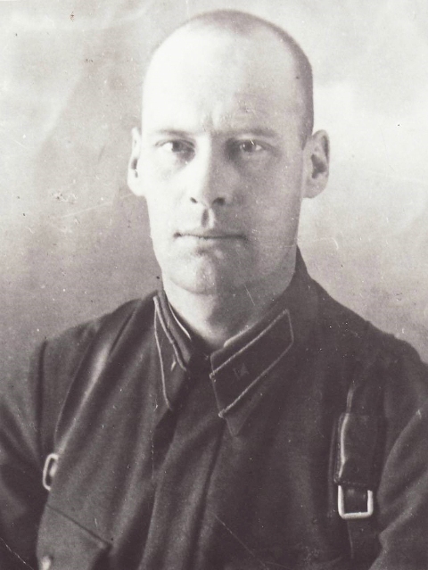 Костарев Вадим Владимирович (1913-1990), воевал с&nbsp;1941 по&nbsp;1942&nbsp;г., Калининский фронт, зенитно-артиллерийский дивизион