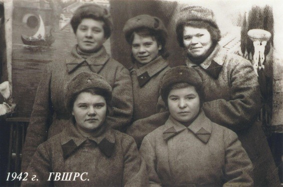 Горьковская военная школа радиоспециалистов &laquo;Радисты&raquo;, учились в Кремле.